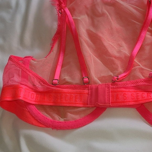 BUY 1 GET 1 FREE VICTORIA SECRET HOT PINK BRALETTE - Picture 5 of 9